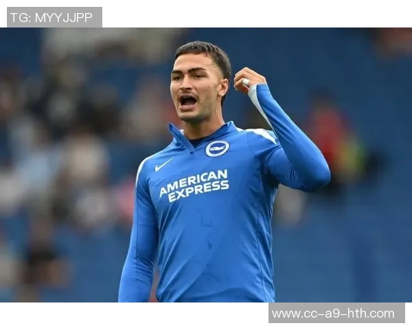 米兰与佛罗伦萨争抢布莱顿中卫库博拉冬窗或将转会